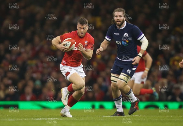 030218 - Wales v Scotland, NatWest 6 Nations - Gareth Davies of Wales races away to score try