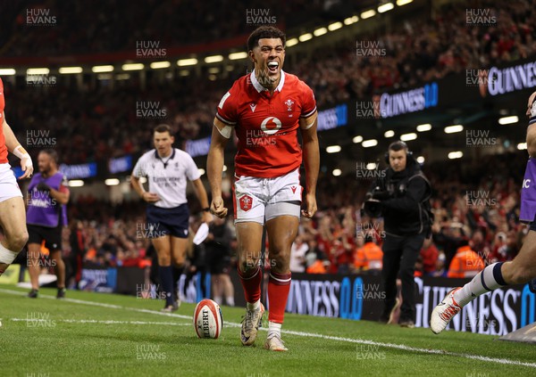 030224 - Wales v Scotland - Guinness 6 Nations 2024 - Rio Dyer of Wales celebrates scoring a try
