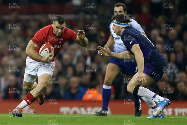 031118 - Wales v Scotland - Under Armour Series - Gareth Davies of Wales is challenged by Hamish Watson of Scotland