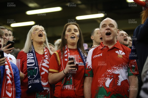031118 - Wales v Scotland - Under Armour Series - Wales fans sing the anthem