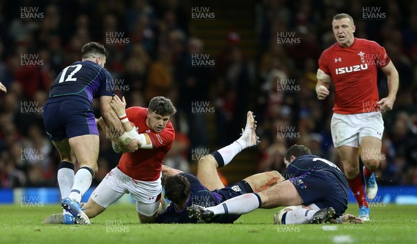 031118 - Wales v Scotland - Under Armour Series - Steff Evans of Wales is tackled by Alex Dunbar of Scotland