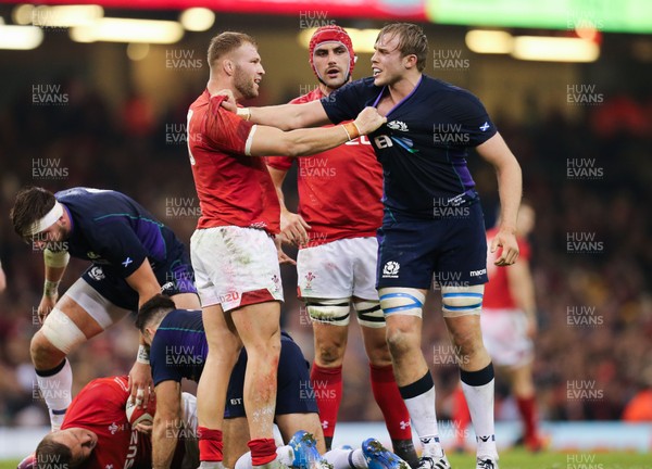 031118 - Wales v Scotland, Under Armour Series 2018 - Ross Moriarty of Wales and Jonny Gray of Scotland grab each others shirts as they square up