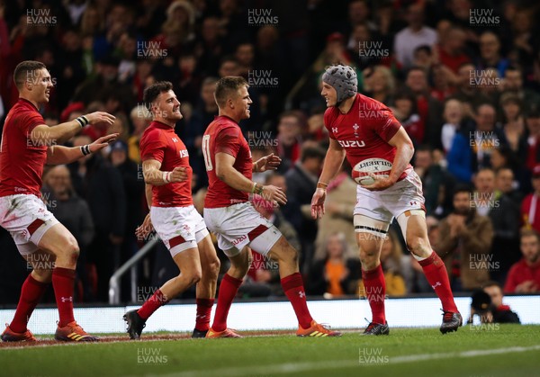 031118 - Wales v Scotland, Under Armour Series 2018 - Jonathan Davies of Wales celebrates with team mates after scoring try