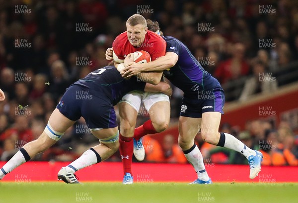031118 - Wales v Scotland, Under Armour Series 2018 - Hadleigh Parkes of Wales is held by Jonny Gray of Scotland and Hamish Watson of Scotland