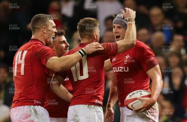031118 - Wales v Scotland, Under Armour Series 2018 - Jonathan Davies of Wales celebrates with team mates after scoring try