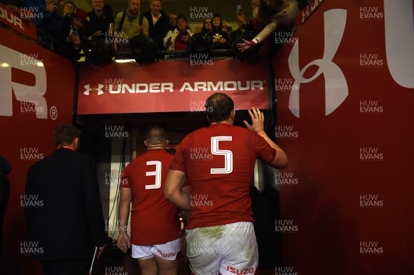 031118 - Wales v Scotland - Under Armour Series - Alun Wyn Jones of Wales leaves the field at the end of the game