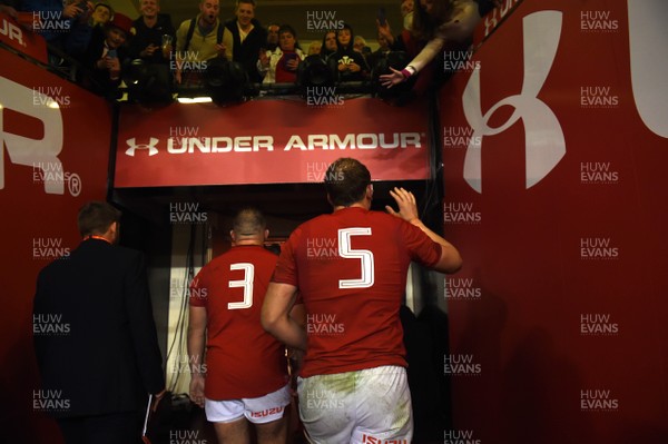 031118 - Wales v Scotland - Under Armour Series - Alun Wyn Jones of Wales leaves the field at the end of the game