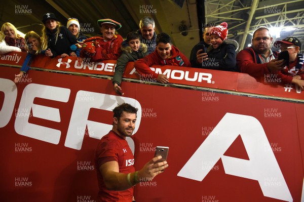 031118 - Wales v Scotland - Under Armour Series - Alun Wyn Jones of Wales with fans as he leaves the field at the end of the game