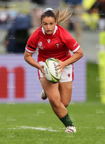 091022 - Wales v Scotland, Women’s Rugby World Cup 2021 Pool A - Kayleigh Powell of Wales