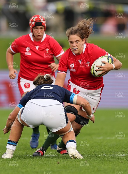091022 - Wales v Scotland, Women’s Rugby World Cup 2021 Pool A - Natalia John of Wales takes on Rachel Malcolm of Scotland