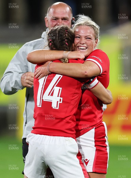 091022 - Wales v Scotland, Women’s Rugby World Cup 2021 Pool A - Kelsey Jones of Wales celebrates the win with Jasmine Joyce of Wales 