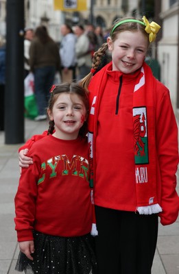 110426 - Wales v Scotland, Guinness Women’s 6 Nations - Wales players are greeted by fans as they leave the hotel for the stadium