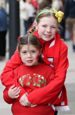 110426 - Wales v Scotland, Guinness Women’s 6 Nations - Wales players are greeted by fans as they leave the hotel for the stadium
