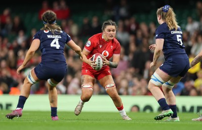 110426 - Wales v Scotland, Guinness Women’s 6 Nations - Jorja Aiono of Wales charges forward