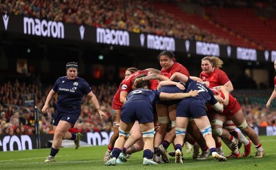 110426 - Wales v Scotland, Guinness Women’s 6 Nations - Wales drive for the line