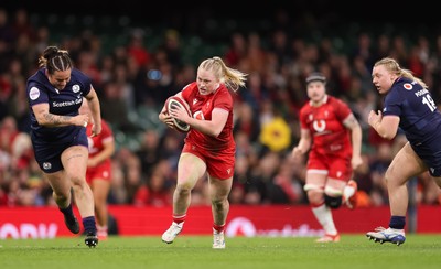 110426 - Wales v Scotland, Guinness Women’s 6 Nations - Seren Lockwood of Wales charges for the line