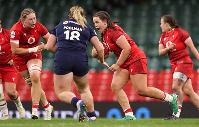 110426 - Wales v Scotland, Guinness Women’s 6 Nations - Maisie Davies of Wales takes on Molly Poolman of Scotland 