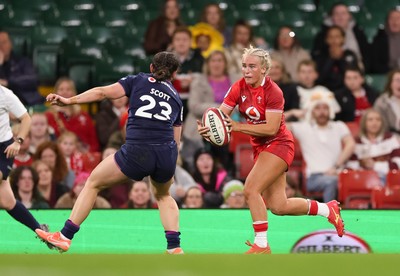 110426 - Wales v Scotland, Guinness Women’s 6 Nations - Seren Singleton of Wales breaks away late into the match