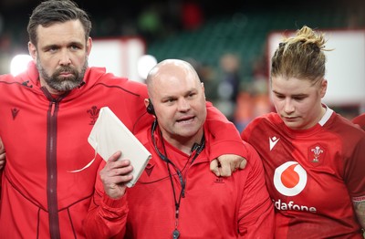 110426 - Wales v Scotland, Guinness Women’s 6 Nations - Sean Lynn, Wales Women head coach speaks to the players at the end of the match