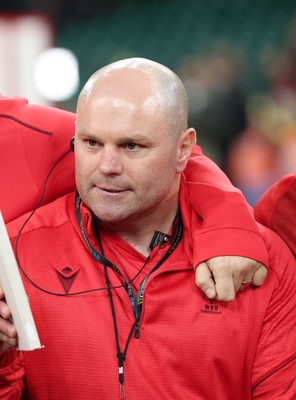 110426 - Wales v Scotland, Guinness Women’s 6 Nations - Sean Lynn, Wales Women head coach speaks to the players at the end of the match