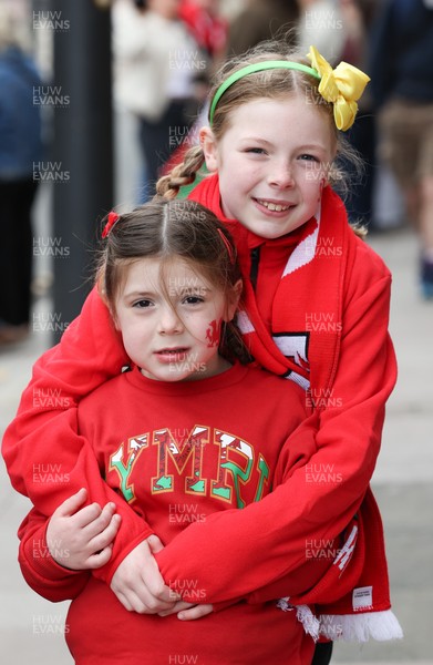 110426 - Wales v Scotland, Guinness Women’s 6 Nations - Wales players are greeted by fans as they leave the hotel for the stadium