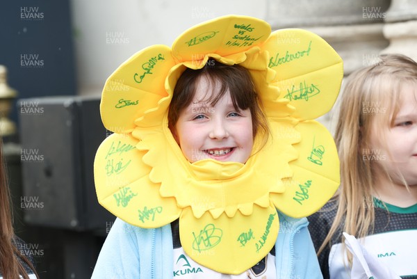 110426 - Wales v Scotland, Guinness Women’s 6 Nations - Wales players are greeted by fans as they leave the hotel for the stadium