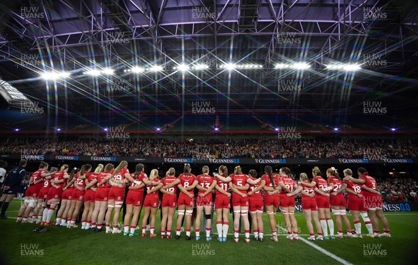 110426 - Wales v Scotland, Guinness Women’s 6 Nations - The Wales Women’s team line up for the anthem