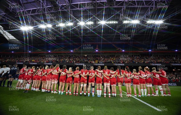 110426 - Wales v Scotland, Guinness Women’s 6 Nations - The Wales Women’s team line up for the anthem