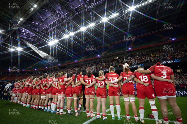 110426 - Wales v Scotland, Guinness Women’s 6 Nations - The Wales Women’s team line up for the anthem