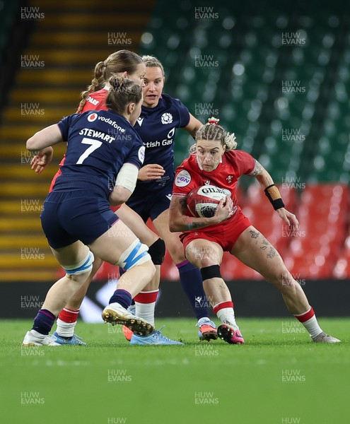 110426 - Wales v Scotland, Guinness Women’s 6 Nations - Keira Bevan of Wales breaks away