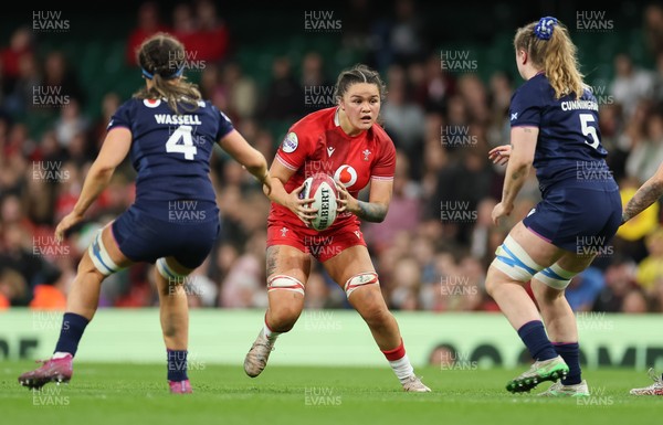 110426 - Wales v Scotland, Guinness Women’s 6 Nations - Jorja Aiono of Wales charges forward