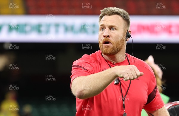 110426 - Wales v Scotland, Guinness Women’s 6 Nations -Tyrone Holmes, Wales Women defence coach during warm up 