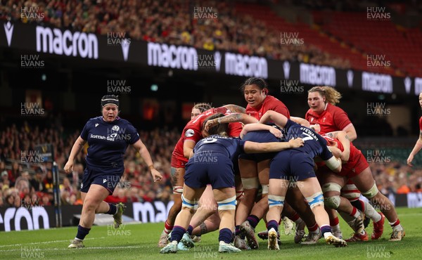 110426 - Wales v Scotland, Guinness Women’s 6 Nations - Wales drive for the line
