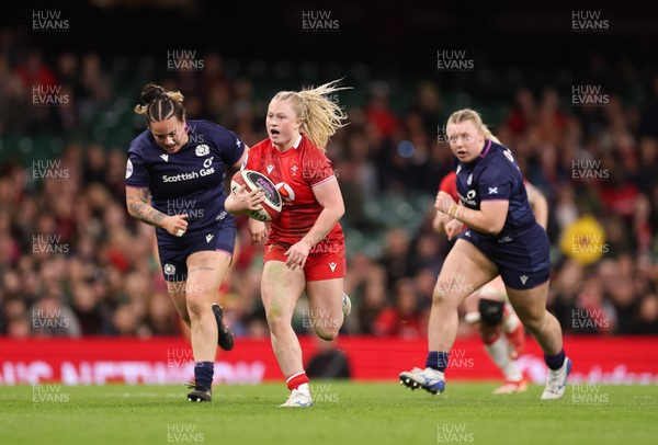 110426 - Wales v Scotland, Guinness Women’s 6 Nations - Seren Lockwood of Wales charges for the line