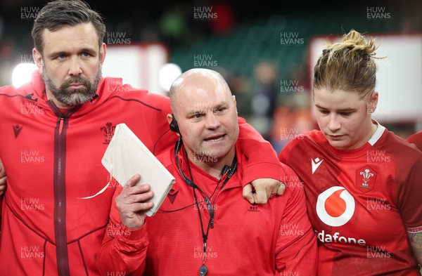 110426 - Wales v Scotland, Guinness Women’s 6 Nations - Sean Lynn, Wales Women head coach speaks to the players at the end of the match