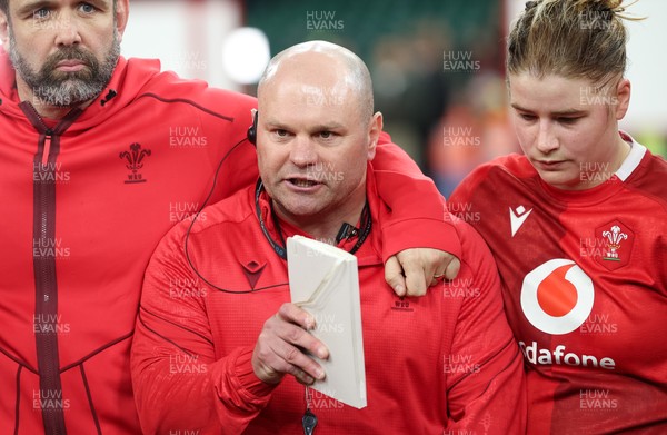110426 - Wales v Scotland, Guinness Women’s 6 Nations - Sean Lynn, Wales Women head coach speaks to the players at the end of the match