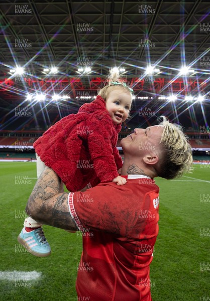 110426 - Wales v Scotland, Guinness Women’s 6 Nations - Donna Rose of Wales with daughter Margot