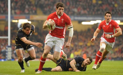 120212 - Wales v Scotland - RBS Six Nations 2012 -Alex Cuthbert of Wales runs in to score try