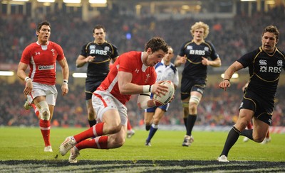 120212 - Wales v Scotland - RBS Six Nations 2012 -Alex Cuthbert of Wales runs in to score try