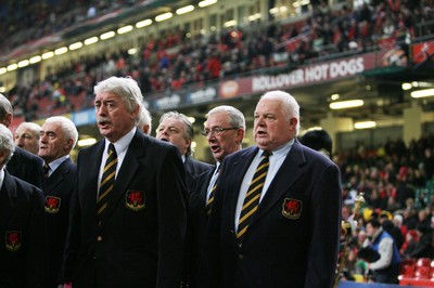 120212 - Wales v Scotland - RBS 6 Nations -The choir performs