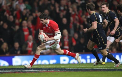 120212 - Wales v Scotland, RBS 6 Nations 2012 -Wales' Alex Cuthbert races in to score try