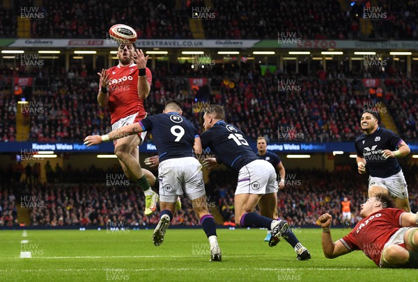 120222 - Wales v Scotland - Guinness Six Nations - Alex Cuthbert of Wales takes high ball