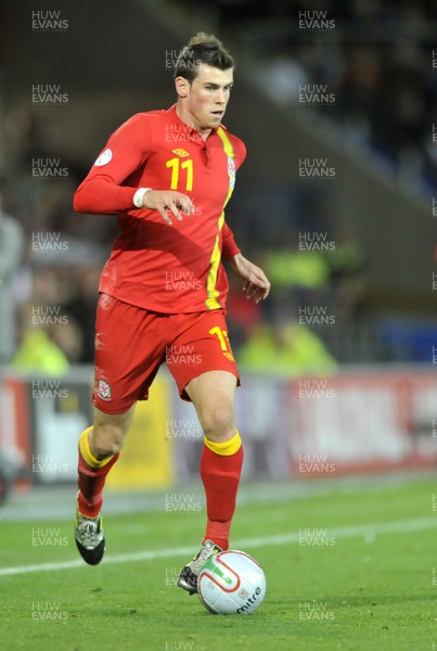 121012 - Wales v Scotland - FIFA 2014 World Cup Qualifying Campaign - Gareth Bale of Wales 