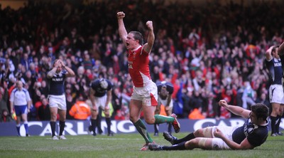 13.02.10 - Wales v Scotland - RBS Six Nations 2010 - Shane Williams of Wales celebrates his try. 