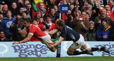 13.02.10 - Wales v Scotland - RBS Six Nations 2010 - Lee Byrne of Wales scores try. 
