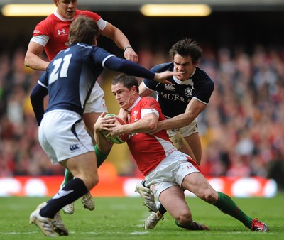 13.02.10 - Wales v Scotland - RBS Six Nations 2010 - Shane Williams of Wales is stopped. 