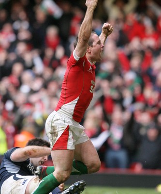 13.02.10 Wales v Scotland... Shane Williams celebrates his try. .