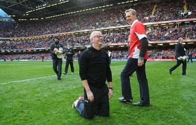 13.02.10 - Wales v Scotland - RBS Six Nations 2010 - BBC Radio 2 breakfast show presenter Chris Evans looks dejected after missing his second kick. 