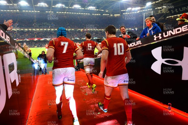 130216 - Wales v Scotland - RBS 6 Nations 2016 -Justin Tipuric, Alun Wyn Jones and Dan Biggar of Wales run out