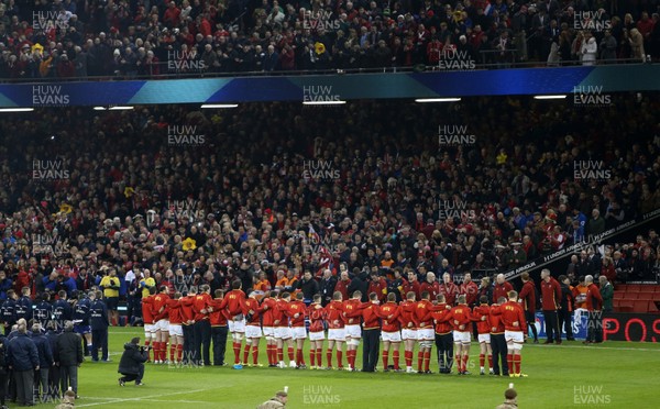 130216 - Wales v Scotland - RBS 6 Nations 2016 - Wales sing the anthem